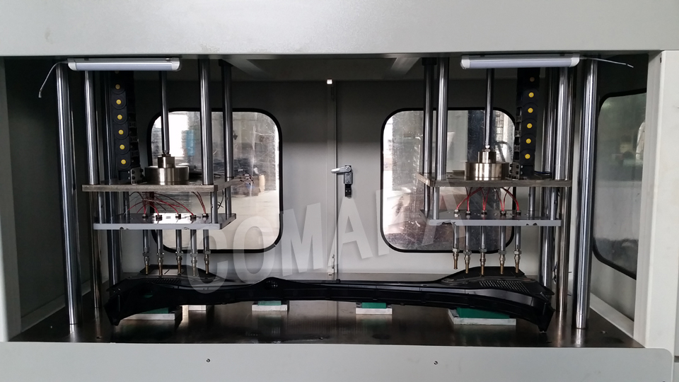 汽車雨刮蓋板熱鉚機