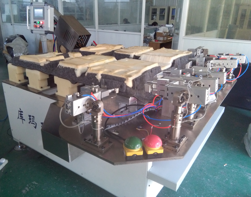 汽車(chē)地毯總成吸音棉多頭超聲波點(diǎn)焊機(jī)