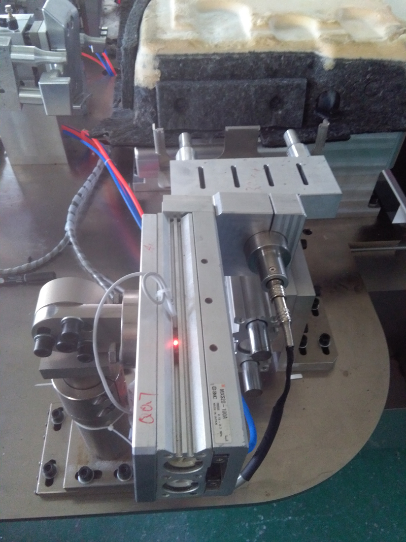 汽車(chē)地毯總成吸音棉多頭超聲波點(diǎn)焊機(jī)