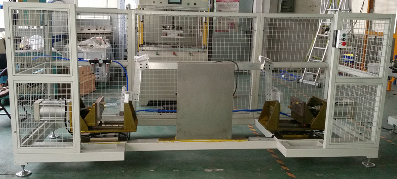 汽車保險(xiǎn)杠側(cè)板裝飾孔氣壓沖孔機(jī)