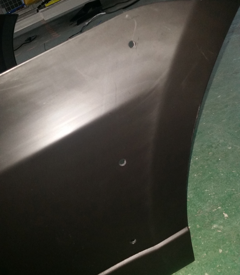 汽車保險(xiǎn)杠側(cè)板裝飾孔氣壓沖孔機(jī)