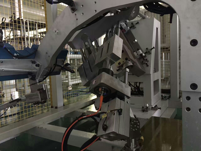汽車保險杠超聲波沖孔焊接一體機