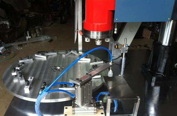 超聲波焊接自動化設(shè)備