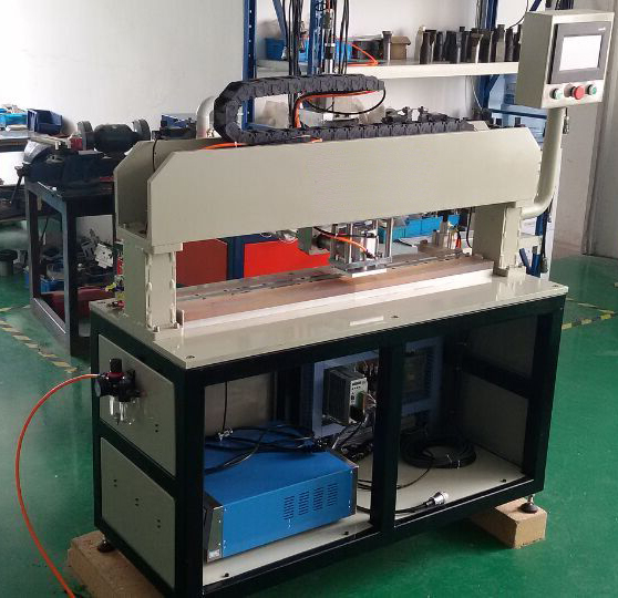 超聲波焊接自動化設(shè)備