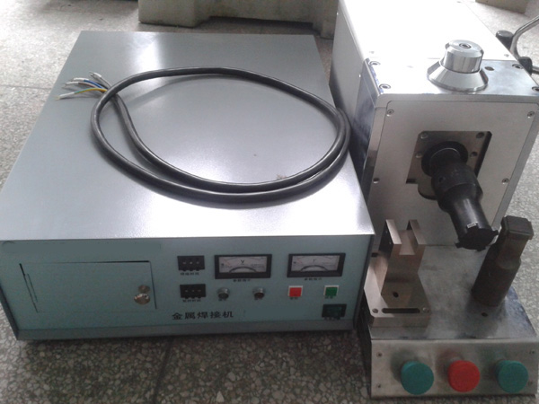 多層銅箔鎳片超聲波焊接機(jī)