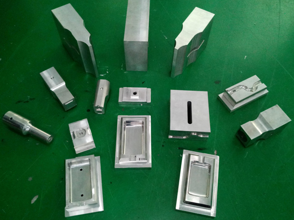 尼龍插接頭超聲波焊接模具