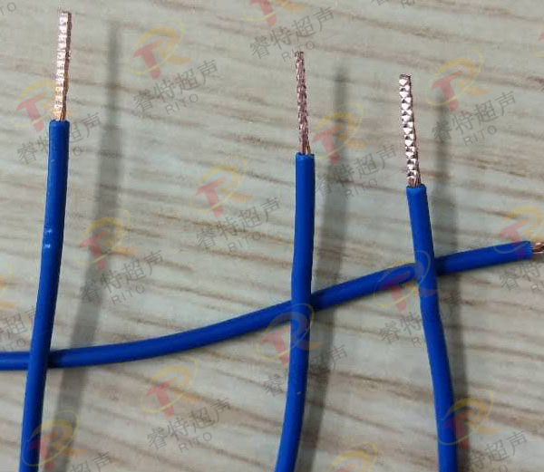 0.5mm2銅導(dǎo)線超聲波壓方機