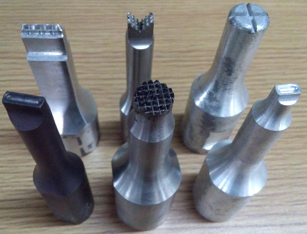 智能型自動(dòng)追頻超聲波手提點(diǎn)焊機(jī)