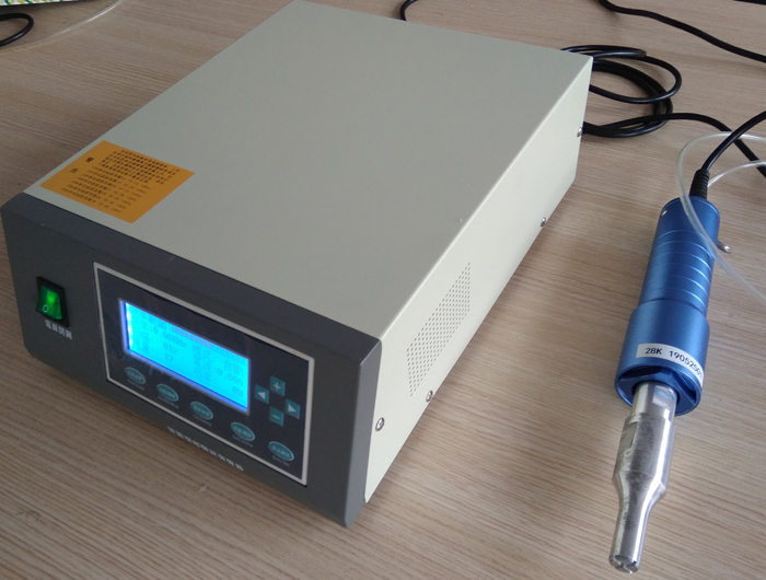 智能型自動(dòng)追頻超聲波手提點(diǎn)焊機(jī)