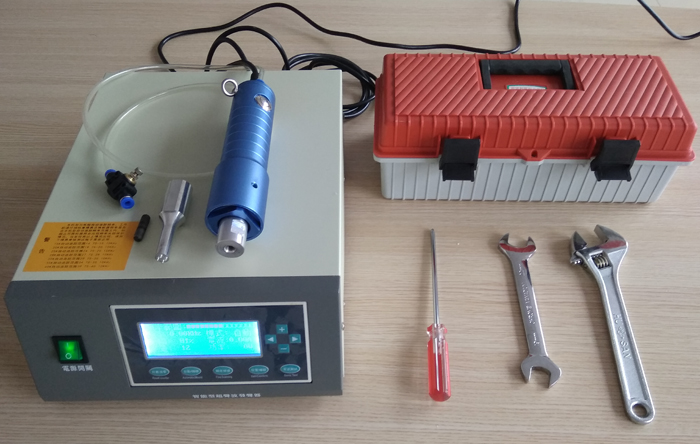 智能型自動(dòng)追頻超聲波手提點(diǎn)焊機(jī)