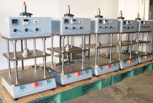 散熱風(fēng)扇膠柱熱熔焊機(jī)