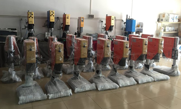 汽車傳感器塑膠殼超聲波焊機(jī)