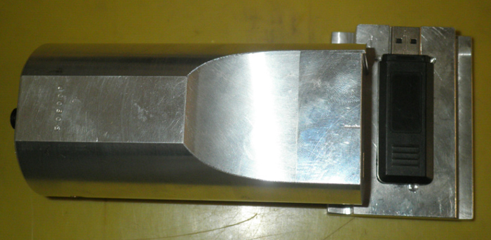 USB優(yōu)盤塑膠外殼超聲波熱熔模具