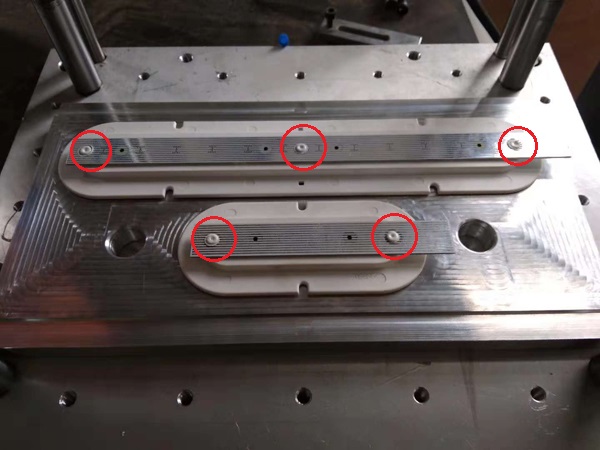 LED燈珠支架熱鉚熔接機