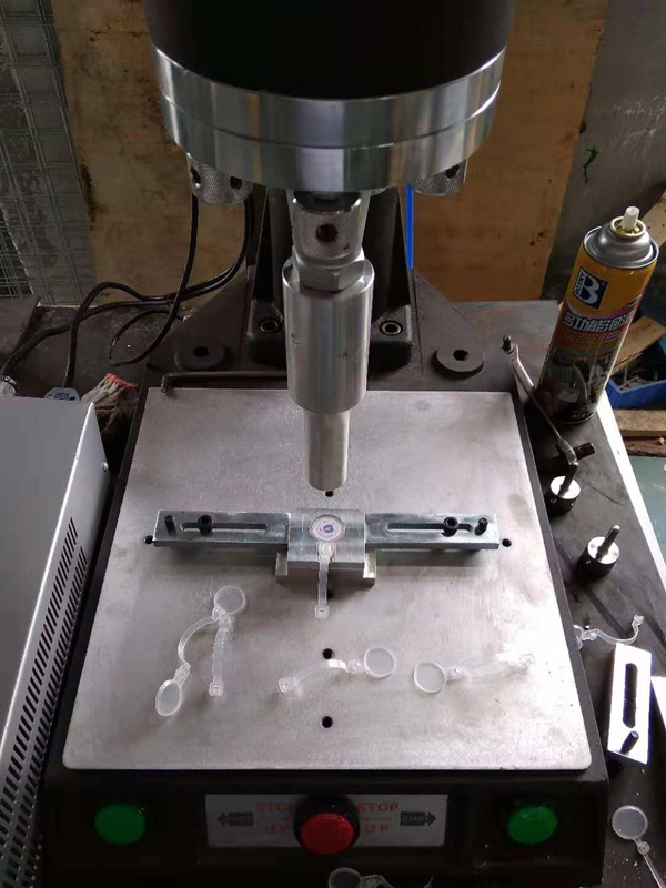 二維碼標(biāo)識(shí)追溯腳環(huán)超聲波壓合機(jī)