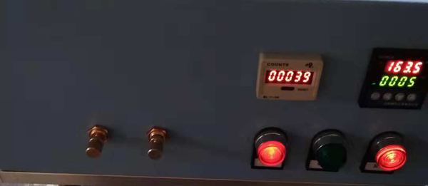 半圓形鉚頭熱熔焊機(jī)