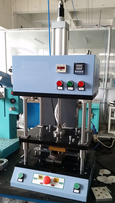 塑料包裝桶透氣蓋熱熔焊機(jī)