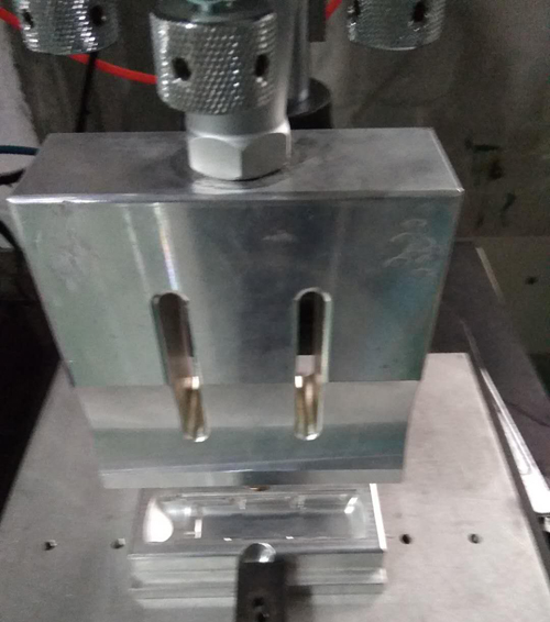 遙控器控制盒子超聲波熔接模具工裝