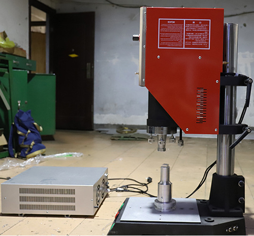 usb數(shù)據(jù)線充電頭超聲波焊接機(jī)