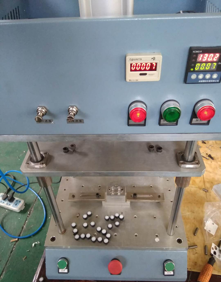 塑膠防水透氣膜解壓閥熱熔接機(jī)