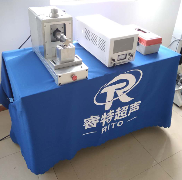 鍍鎳銅帶包覆多層鋁箔超聲波焊接機(jī)