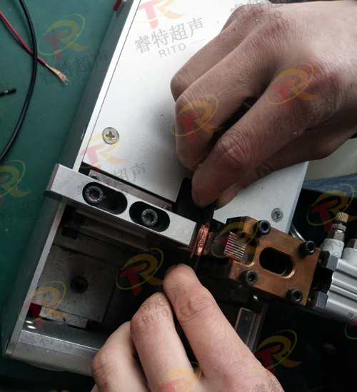 多芯軟電線超聲波焊接機(jī)