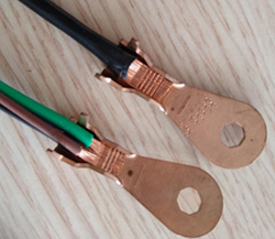 �~���c�~�Ӿ�Ƭ���ӳ����c(di��n)���C(j��)