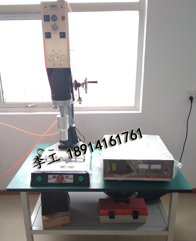 化妝品塑膠粉撲蓋超聲波焊接機(jī)