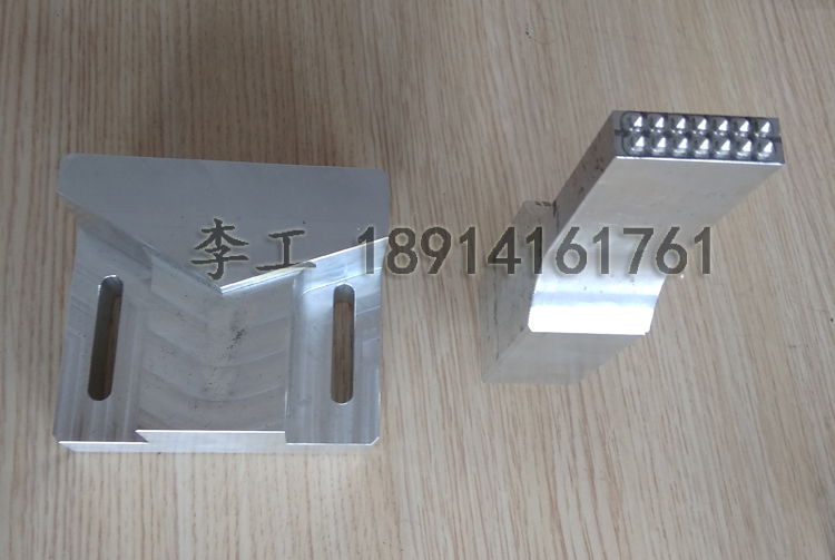 大型塑件小面積焊點(diǎn)專用超聲波焊接機(jī)