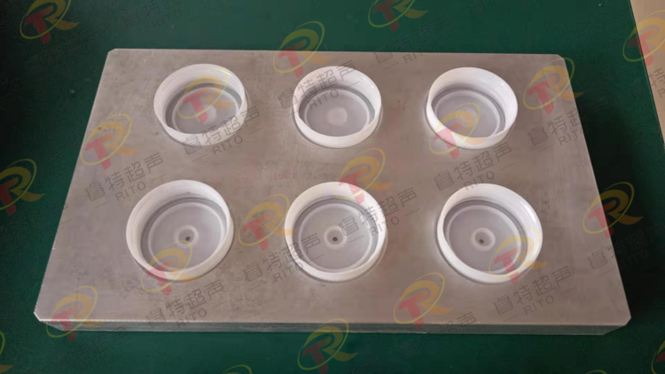 塑料瓶蓋防水透氣膜熱熔熱壓機(jī)