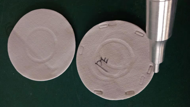 PE棉四周定位手持超聲波點(diǎn)焊接機(jī)