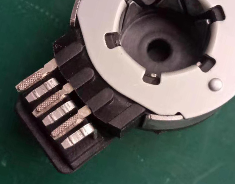 線圈不銹鋼引腳超聲波金屬點(diǎn)焊接機(jī)