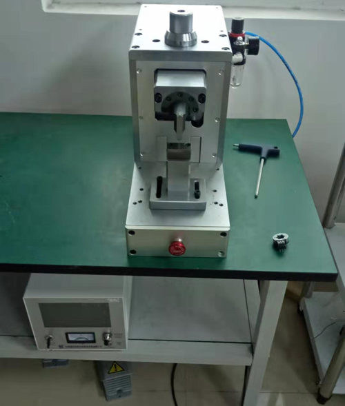 線圈不銹鋼引腳超聲波金屬點(diǎn)焊接機(jī)