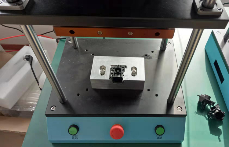 PA66-GF30尼龍轉(zhuǎn)換頭熱熔壓焊機(jī)