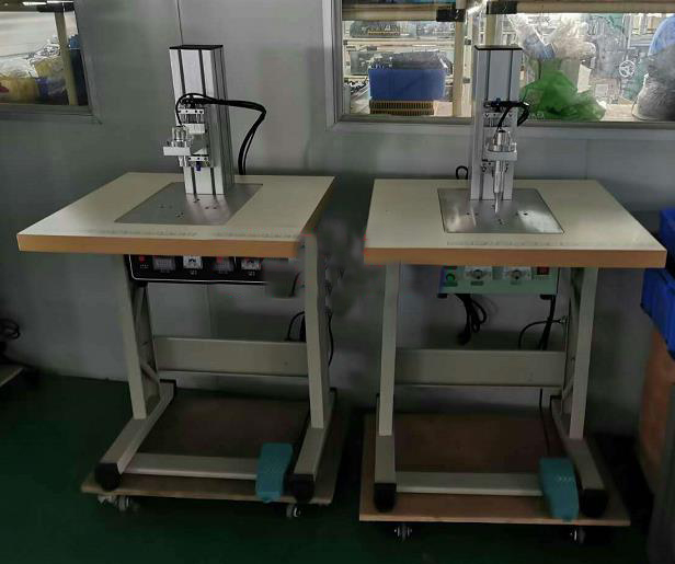 口罩耳帶線打點超聲波焊接機(jī)