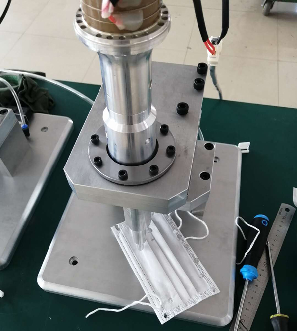口罩耳帶線打點超聲波焊接機(jī)