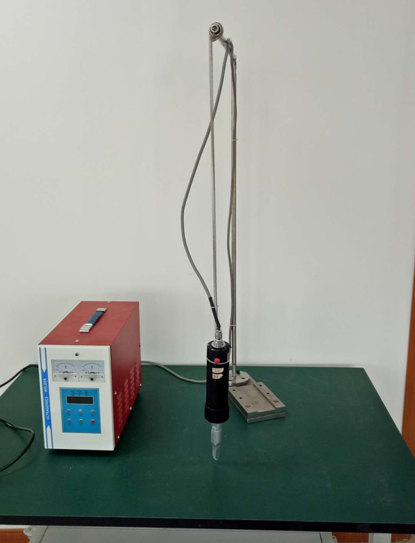 懸掛式手持超聲波塑料點(diǎn)焊機(jī)