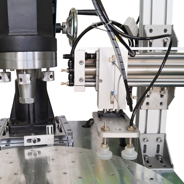 多工位轉(zhuǎn)盤自動下料超聲波熱熔機(jī)