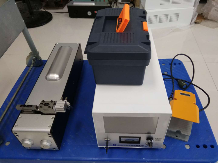 多股鍍錫銅線束超聲波成型焊接機(jī)