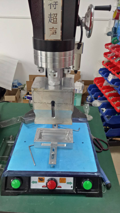 制氧機(jī)過濾器PC殼超聲波焊接機(jī)