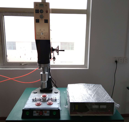 潤滑油桶伸縮蓋密封壓合超聲波熱熔機(jī)