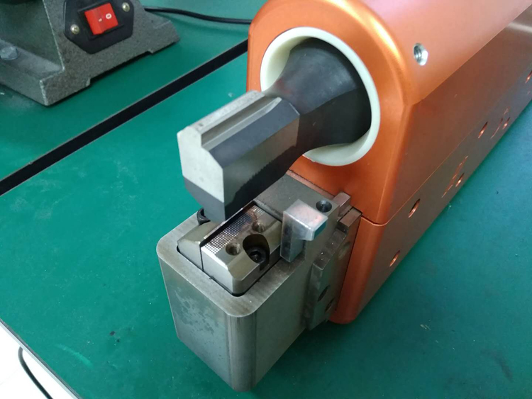 制冷干燥器毛細管超聲波封口機