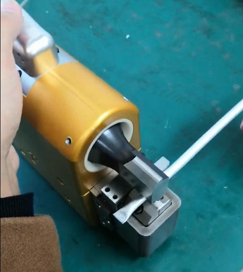 制冷壓縮機(jī)銅鋁管超聲波封切機(jī)