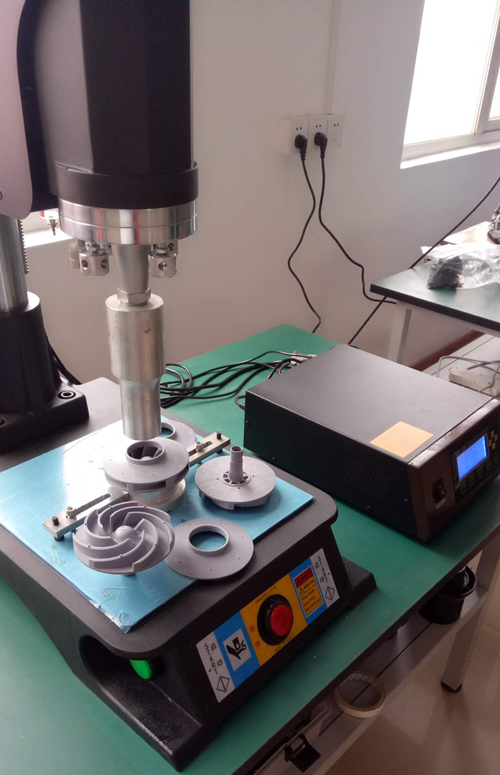 汽車水泵尼龍葉輪壓合超聲波焊接機