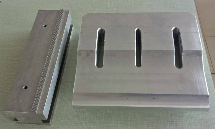 過濾袋尾部V型超聲波封口焊接機(jī)