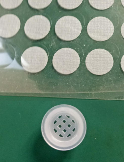 農(nóng)藥桶不漲瓶透氣塞熱熔熱壓機