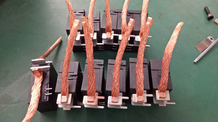 繼電器引腳片銅編織線超聲波點(diǎn)焊機(jī)