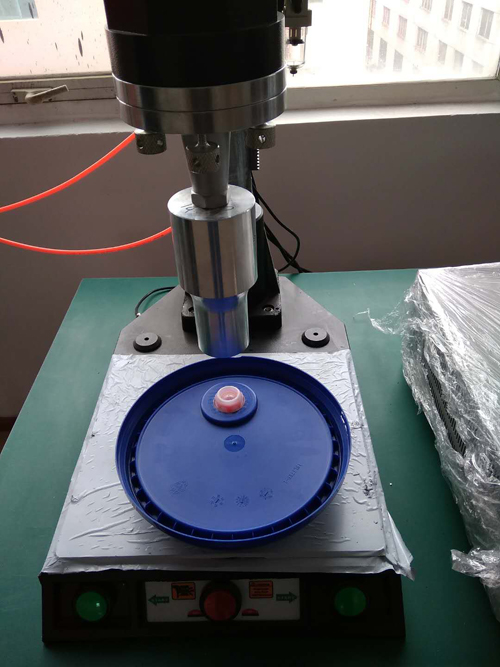 防凍液包裝桶蓋密封焊接超聲波封口機(jī)