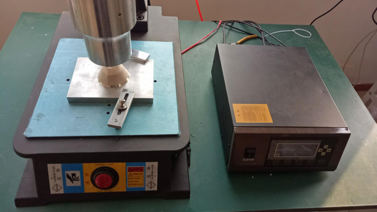 布袋風(fēng)道管壓邊超聲波焊接機(jī)