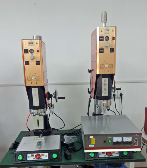 手機(jī)Usb電源適配器塑膠殼超聲波焊接機(jī)